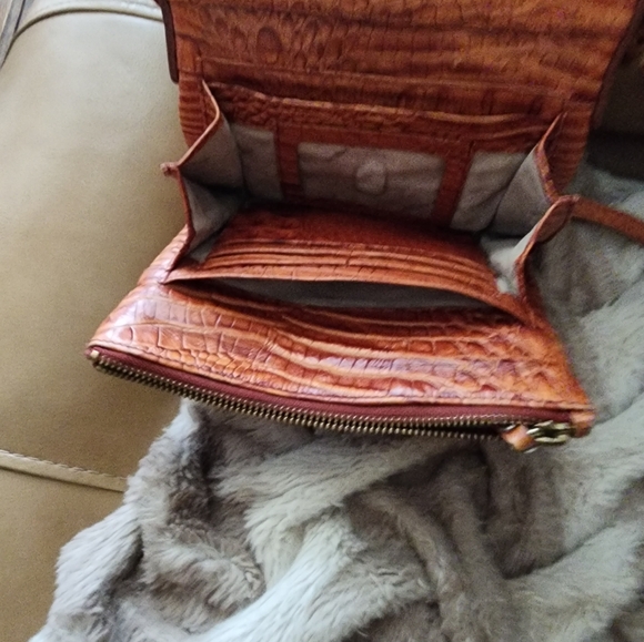 Gently used Brahmin crossbody - Picture 4 of 8